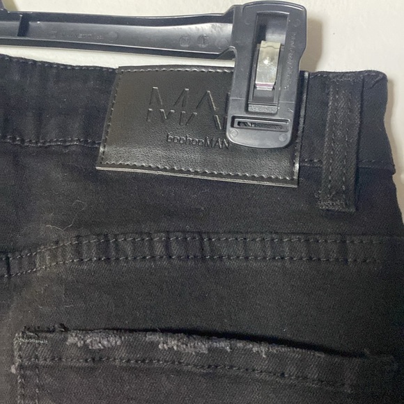 BooHoo Man Skinny Stretch Jeans Men’s 28x30 Black Spellout World Wide Collection - Picture 12 of 16
